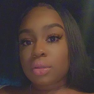 Meet your Posher, Jahneva